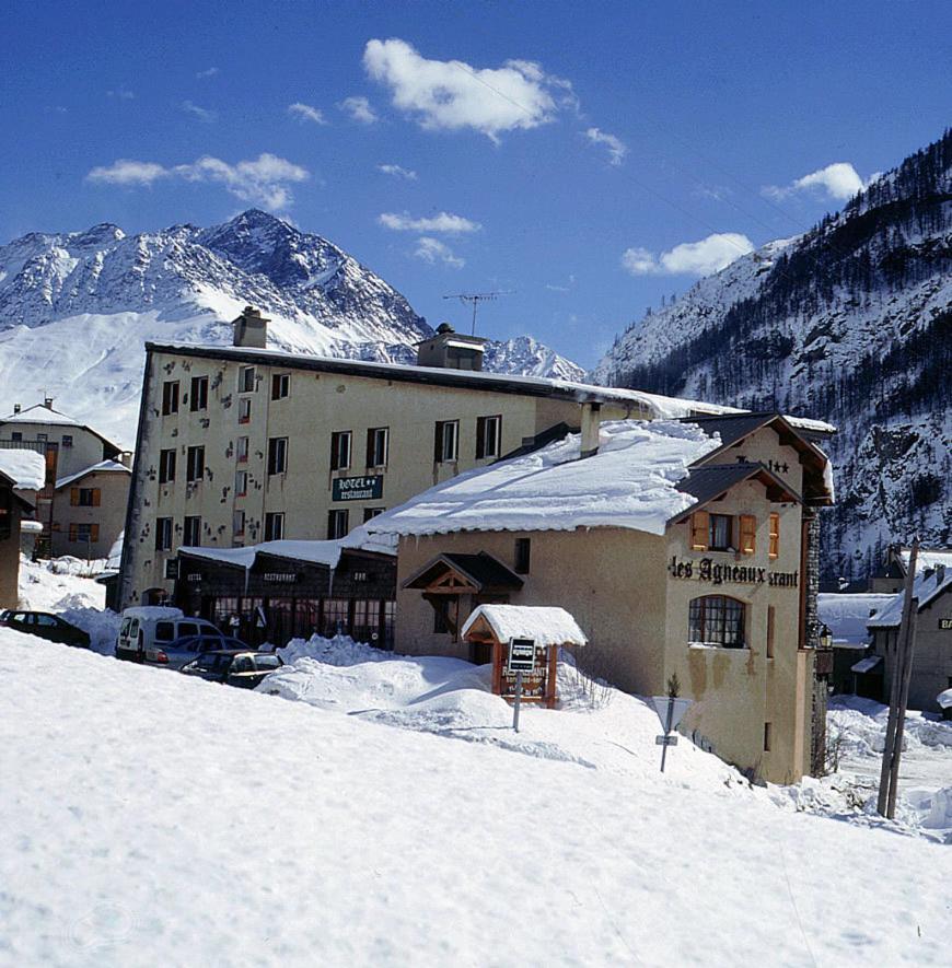 Les Agneaux Hotell Villar-dʼArène Exteriör bild